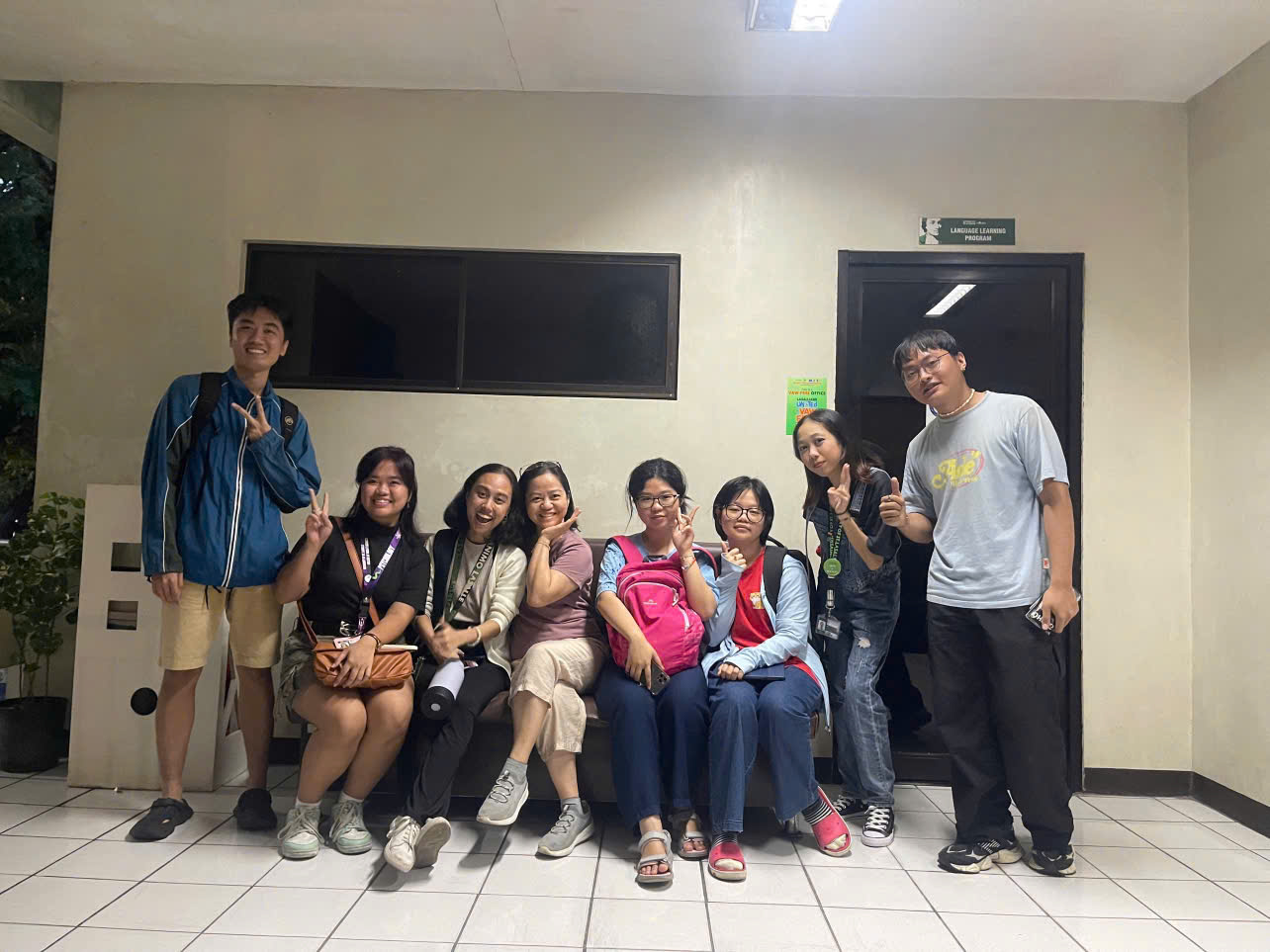 Tham gia giao lưu dạy Tiếng Việt